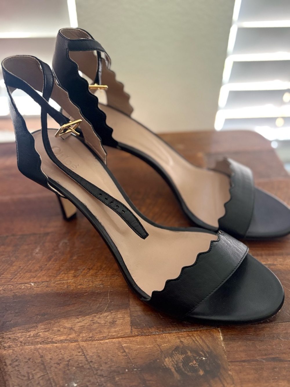 CHLOE Black Leather scrappy Heel with scalloped detail size 40EU